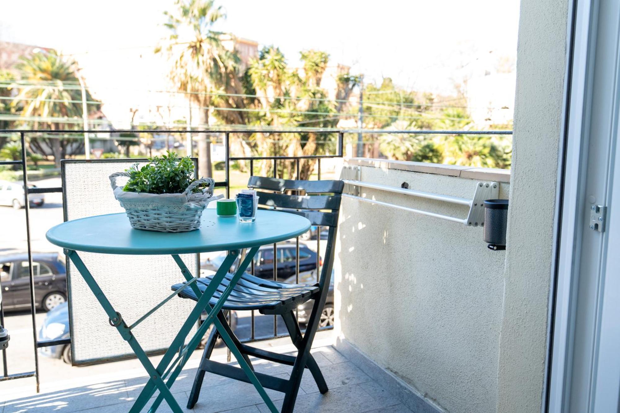 Casa Luna Nel Cuore Di Cagliari A 10 Minuti In Macchina Dalle Spiagge Piu Belle Exterior foto